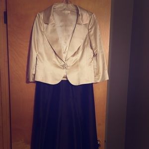 Classic Mother of the Bride/Groom Ensemble